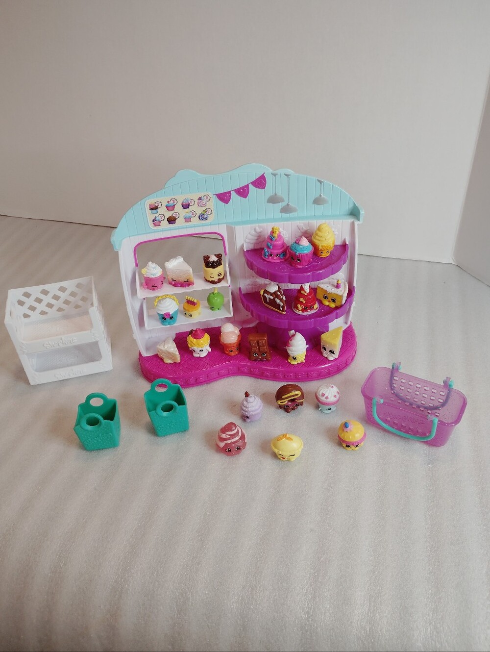 Shopkins Playset Food Fair Cup Cake